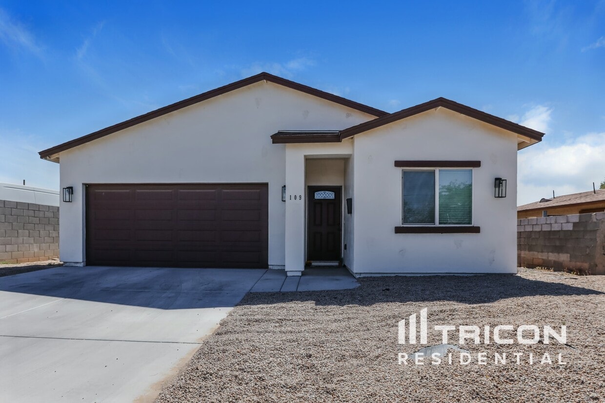 Foto principal - 109 E Mountain View Dr