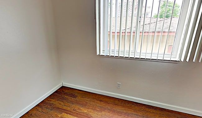 Building Photo - 1 br, 1 bath  - 457 S 10th St Apt 1 Apt 1