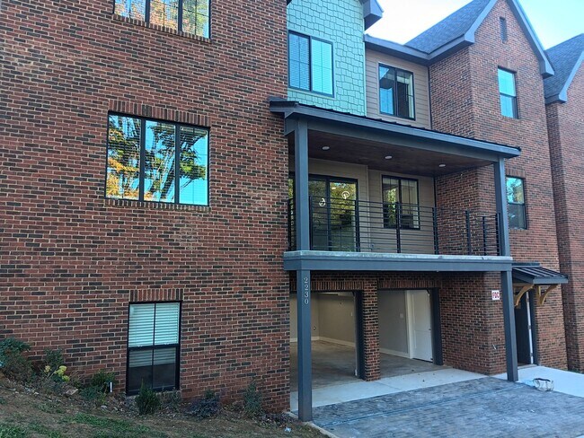 Foto del edificio - 2232 Laurel Ave