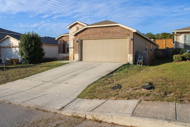 Foto del edificio - 3-BEDROOM IN BOERNE ISD