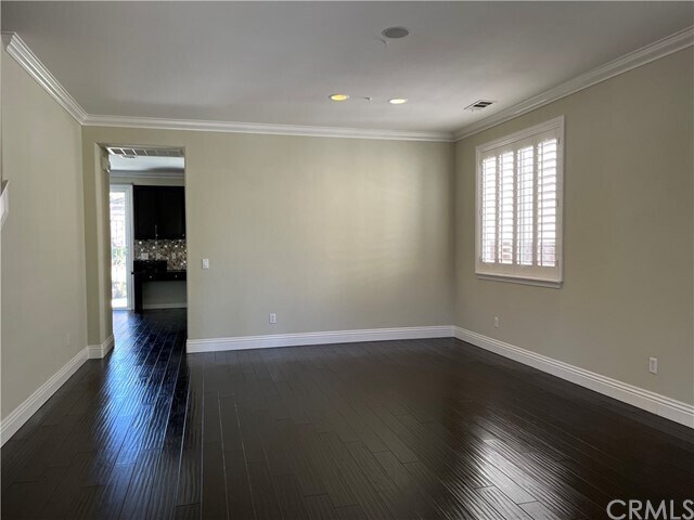 Building Photo - 809 Sawtooth Dr