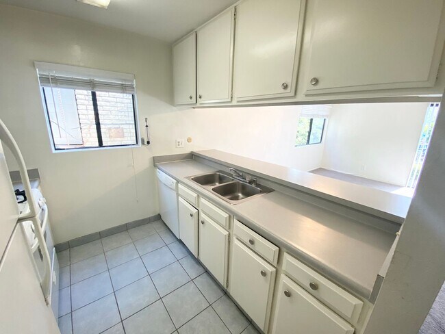 Foto del edificio - Large 1 Bedroom 1 Bath In the Lantern District of Dana Point!