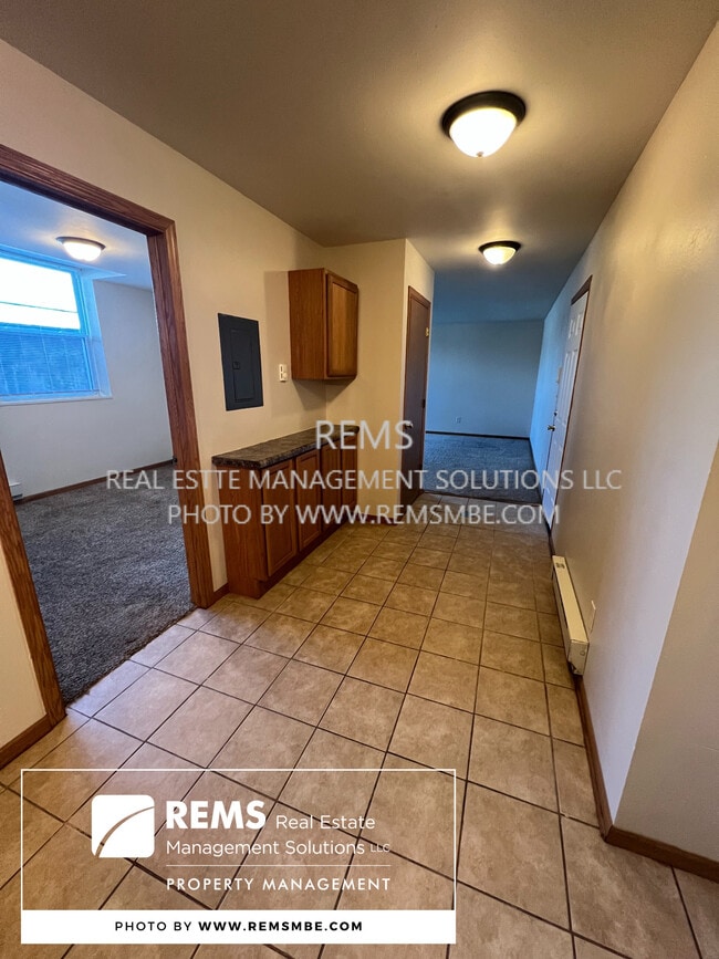 Building Photo - Golden Eagle Apartments