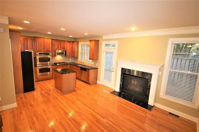 Building Photo - 2456 Oak Grove Vista