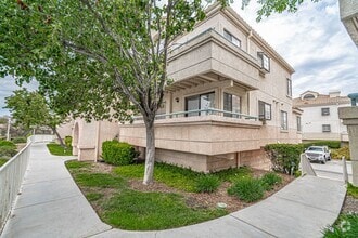 Building Photo - 18215 Flynn Dr
