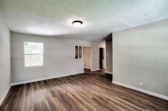 Building Photo - 2910 Robinson Blvd