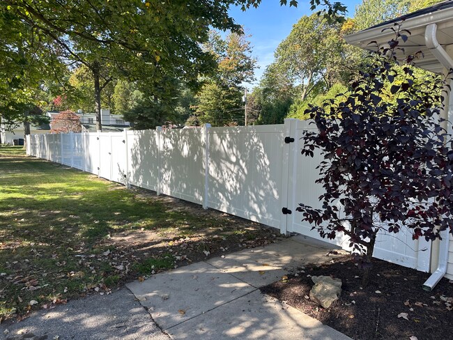 Building Photo - 3305 Westchester Rd