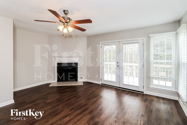 Building Photo - 10635 Plantation Bridge Dr