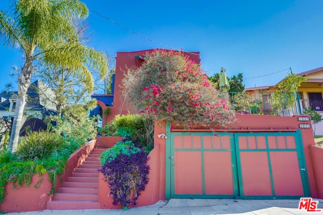 1024 Coronado Terrace, Los Angeles, CA 90026 Room for Rent in Los