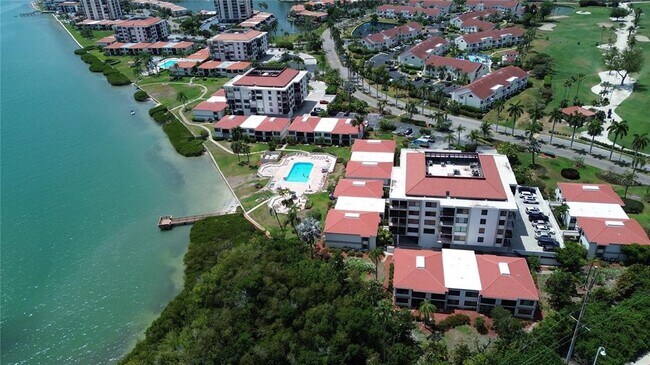 Foto del edificio - 6365 Bahia Del Mar Blvd S