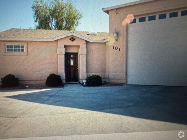 Building Photo - 2800 Tonto Dr