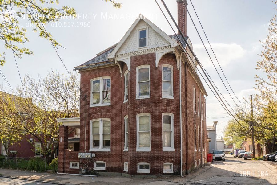 213 N Charlotte St Unit 3, Pottstown, PA 19464 Room for Rent in