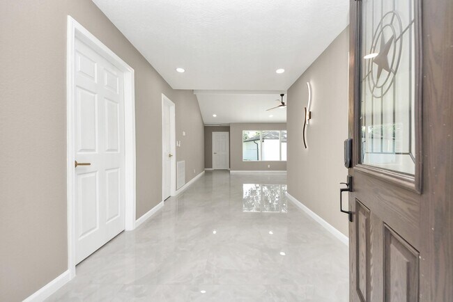 Foto del edificio - 16114 Forest Bend Ave