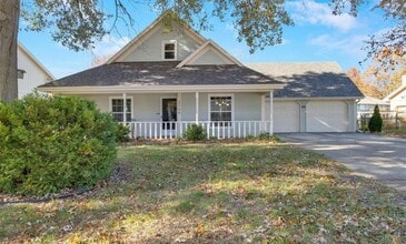 Building Photo - 3708 SW Windemere Dr