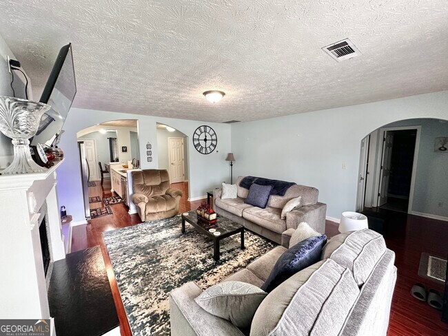 Foto del edificio - 3353 Medina Dr