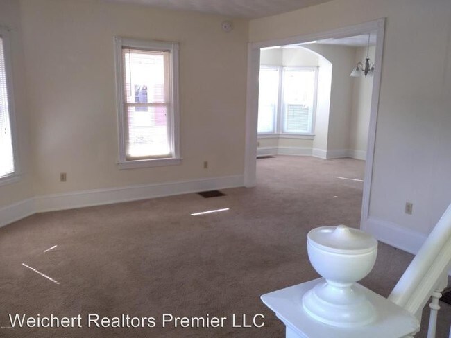 Building Photo - 3 br, 1 bath House - 409 N. Montour Street