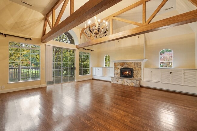 Building Photo - CLICK "REQUEST A TOUR" NOW!