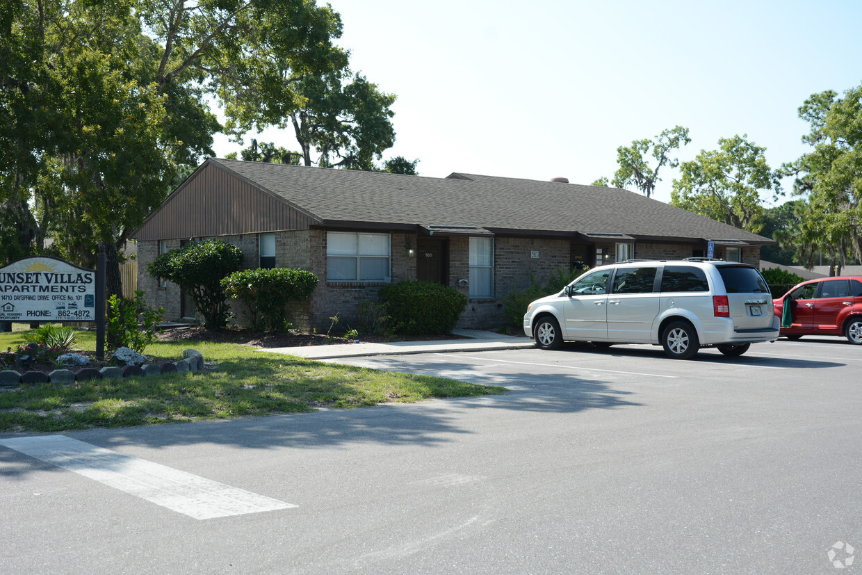 Building Photo - Sunset Villas Apartments