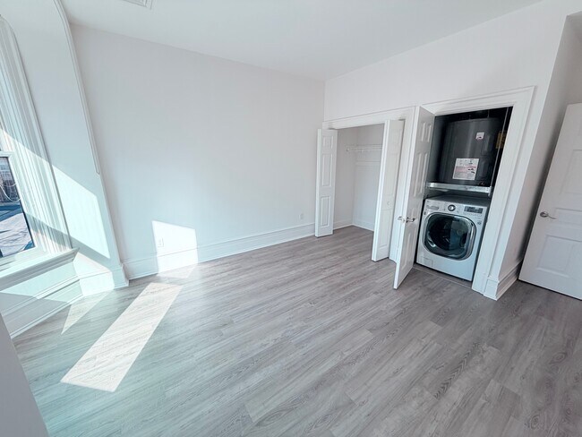 Foto del edificio - 19 N Duke