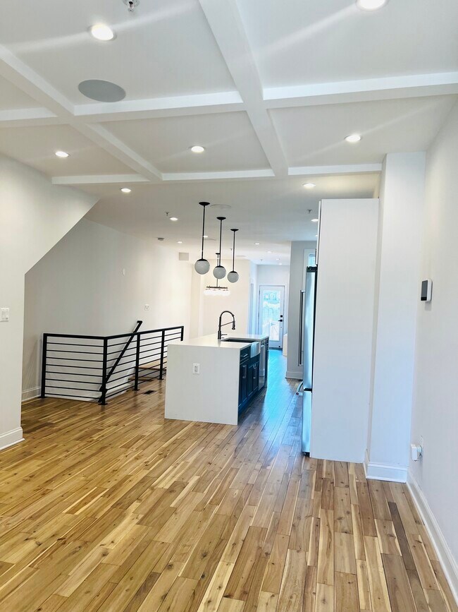 Building Photo - 1310 Spring Rd NW