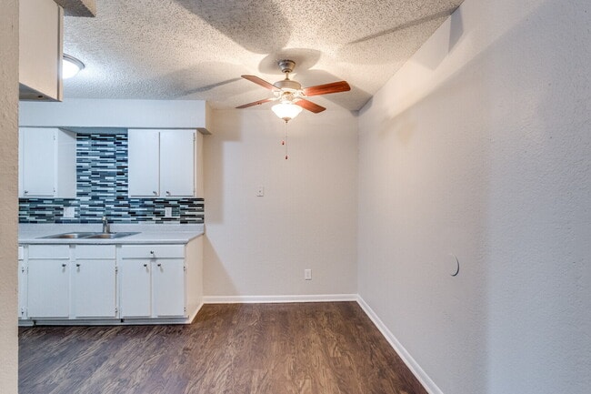 Building Photo - Cheapest 2BR in Moore - Move in Special!