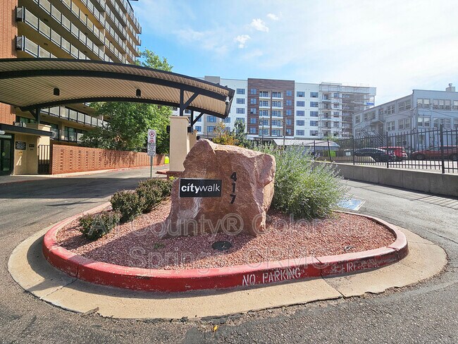 Foto del edificio - 417 E Kiowa St