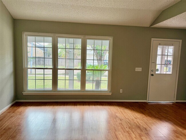 Foto del edificio - 3610 Bartons Ln