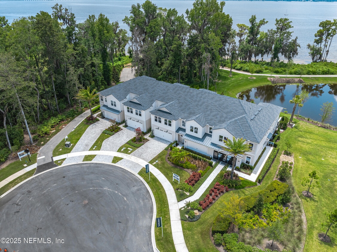 Foto principal - 27 Oak Pk Dr