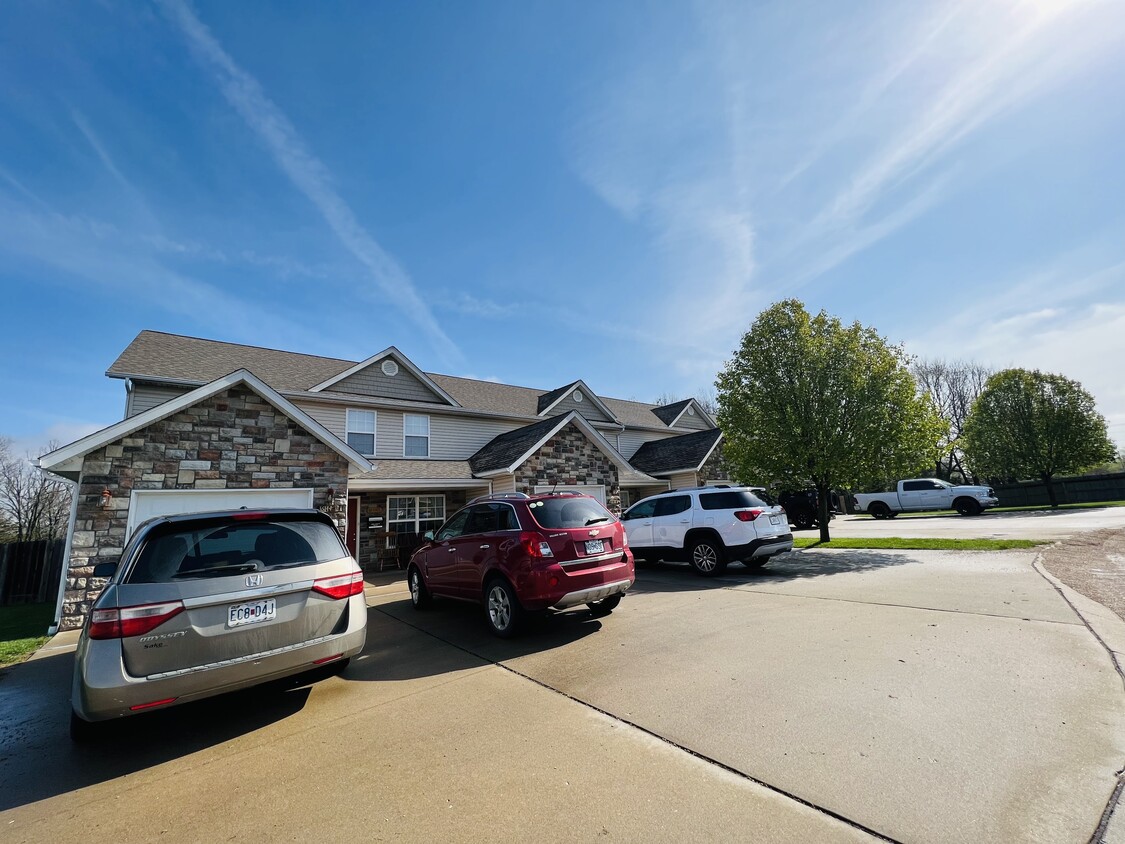 Building Photo - 16144 Holy Cross Ln
