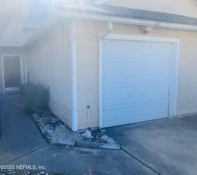 Building Photo - 7630 Leafy Forest Way