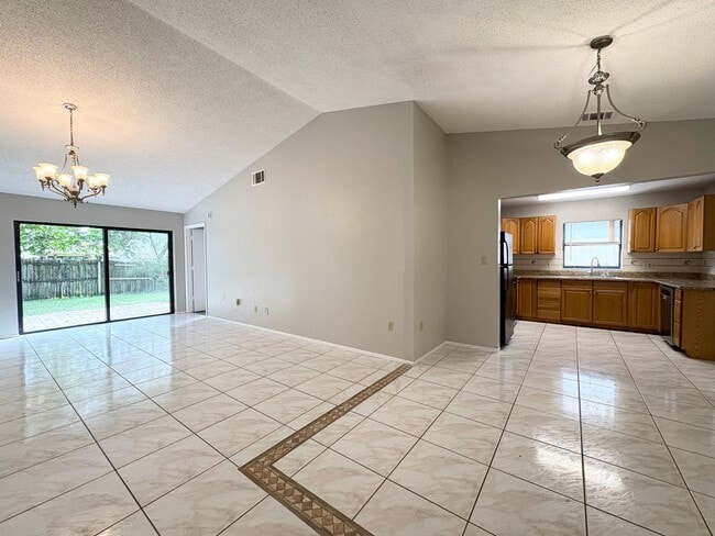 Photo - Great 3 BR home ~ Fenced Back Yard ~ A-Rat...