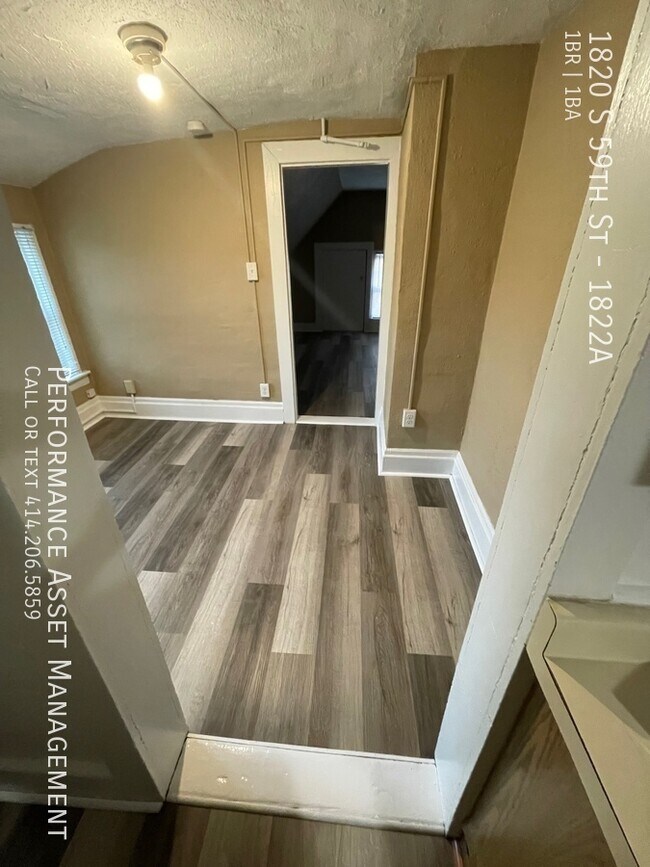 Foto del edificio - Cozy 1 Bed 1 Bath in West Allis