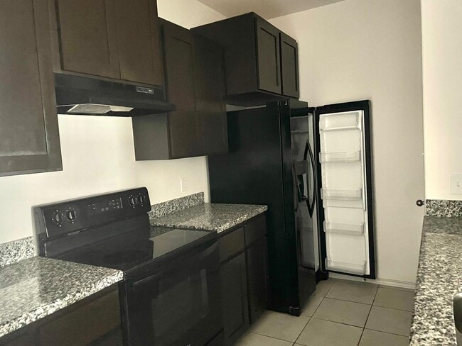 Building Photo - 229 Welland Dr