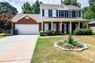 Building Photo - 105 Knotting Pl
