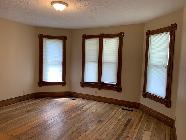 Building Photo - 306 Wooster St