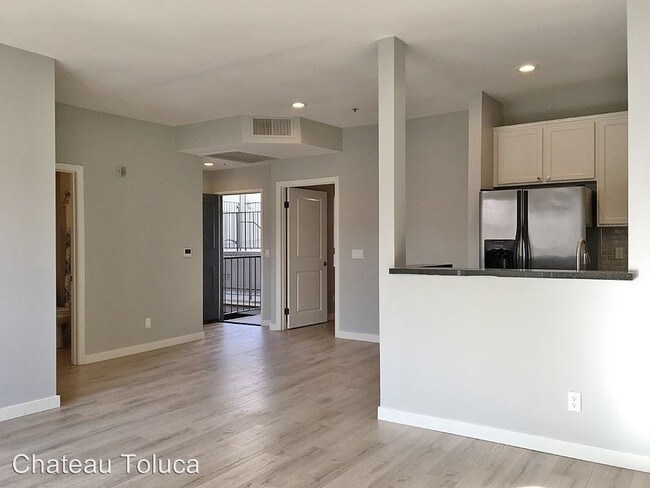 Building Photo - 10650 Moorpark St