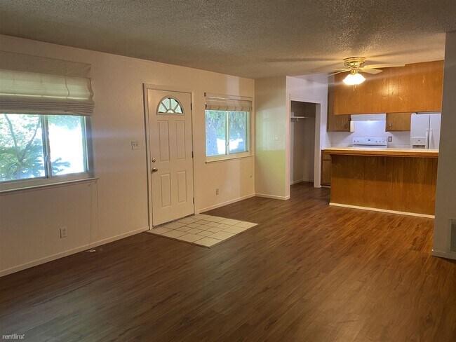 Foto del edificio - 2 br, 1 bath Condo - 9054 Montoya Street