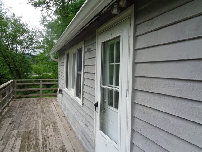 Building Photo - 2858 US-321