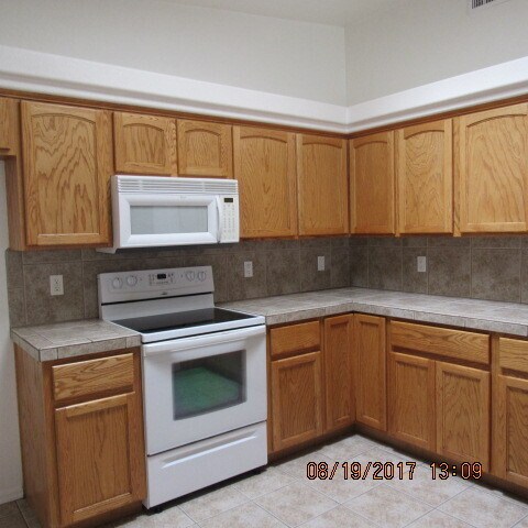 Foto del edificio - 2480 Palo Verde Blvd S