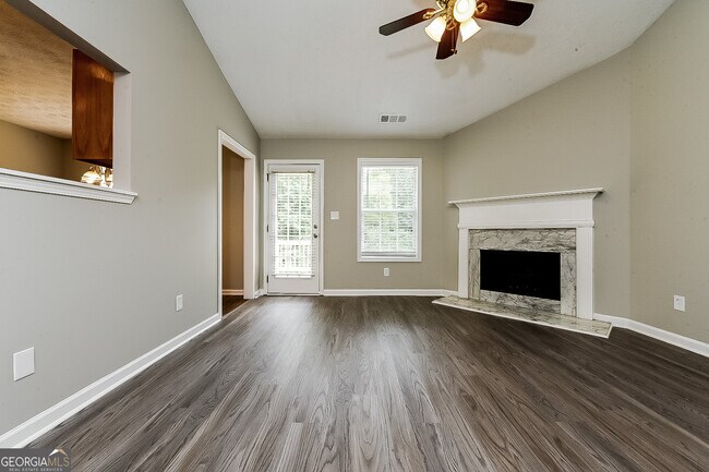 Building Photo - 190 Highgrove Dr