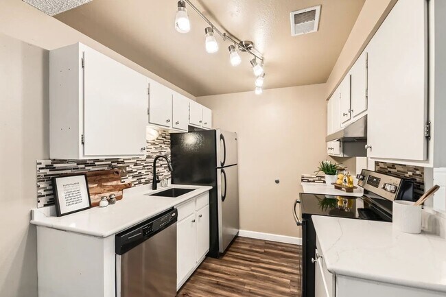 Foto del edificio - $500 OFF 1ST MONTH'S RENT! CHARMING 1 Bed ...