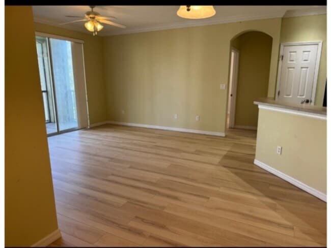 Building Photo - 2 bed 2 bath condo at LAKESIDE WINDERMERE