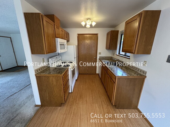 Foto del edificio - 6651 E. Burnside-