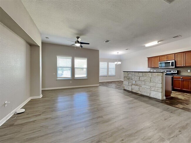 Building Photo - 210 Teron Dr