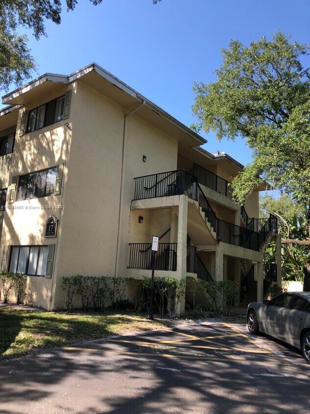 2550 SW 18th Terrace Unit 1712, Fort Lauderdale, FL 33315 Condo for