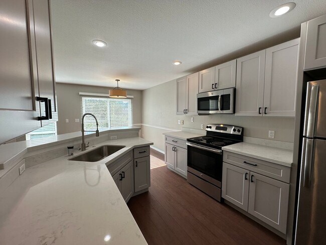 Building Photo - Canyonwood Townhouse ~ Bothell
