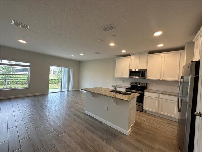 Building Photo - 2866 N Narcoossee Rd