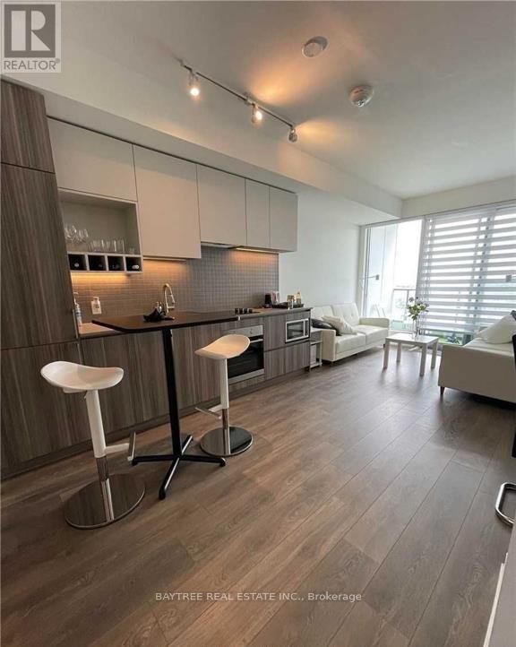 Photo du bâtiment - 898 Portage Pkwy