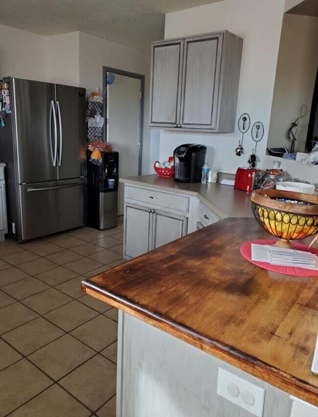 Foto del edificio - 5307 Mayhill Pl NE