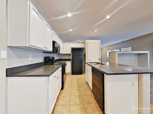 Building Photo - 8328 W Pima St